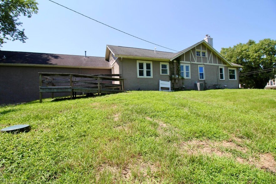 Primary Photo Of 1805 Columbus Rd, Granville Specialty For Sale