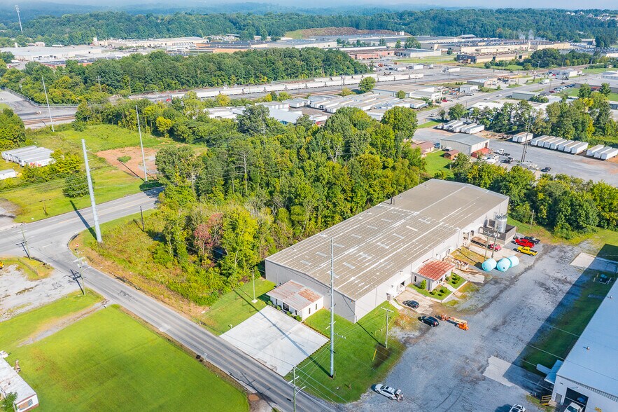 More Photos Of 506 Bear Creek Rd, Dalton Manufacturing For Sale