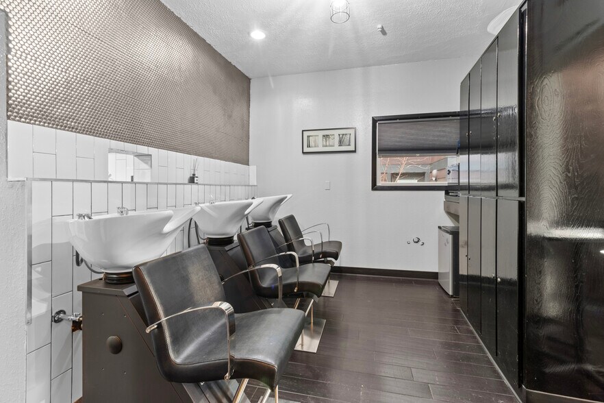More Photos Of 5130 N Lombard St, Portland Freestanding For Sale