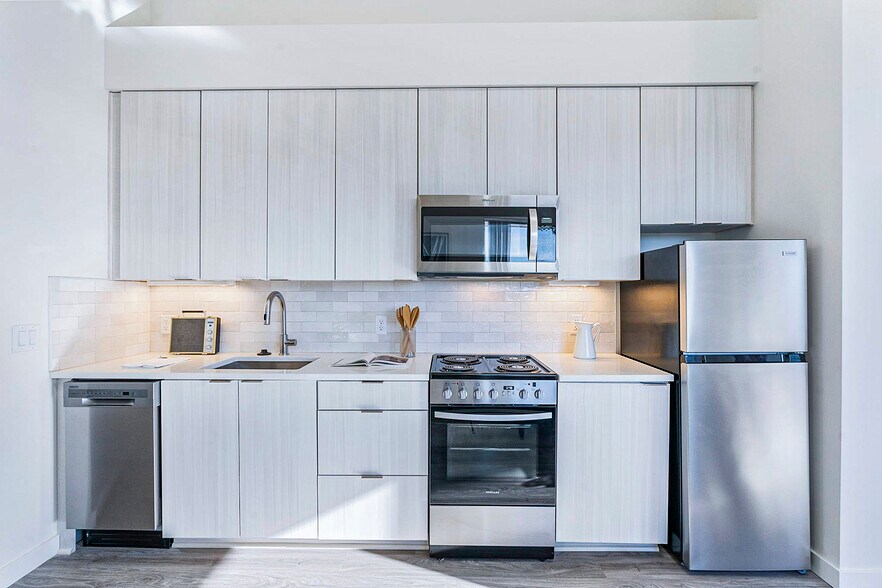 More Photos Of 5880 N Greeley Ave, Portland Apartments For Sale