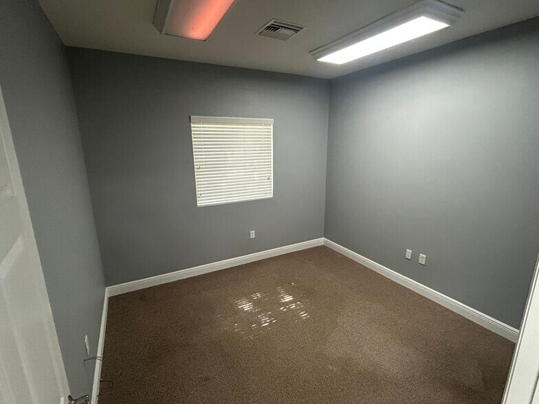 More Photos Of 565 S Hercules Ave, Clearwater Office For Lease