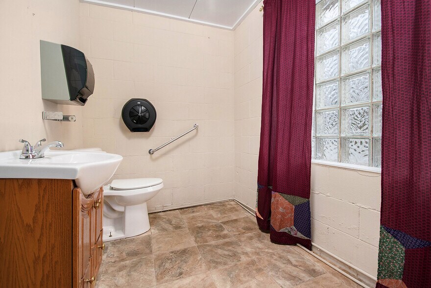 More Photos Of 1002 IN-114, North Manchester Religious Facility For Sale