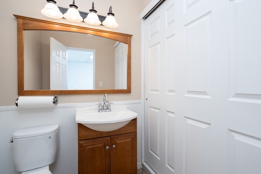 More Photos Of 1331 S Harbor City Blvd, Melbourne Office Residential For Sale