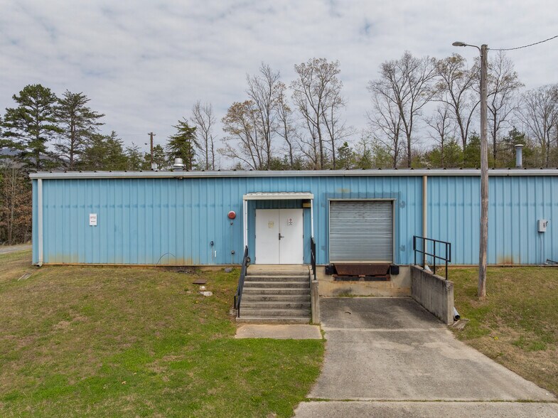 More Photos Of 205 Industrial Pike, Whitwell Manufacturing For Sale