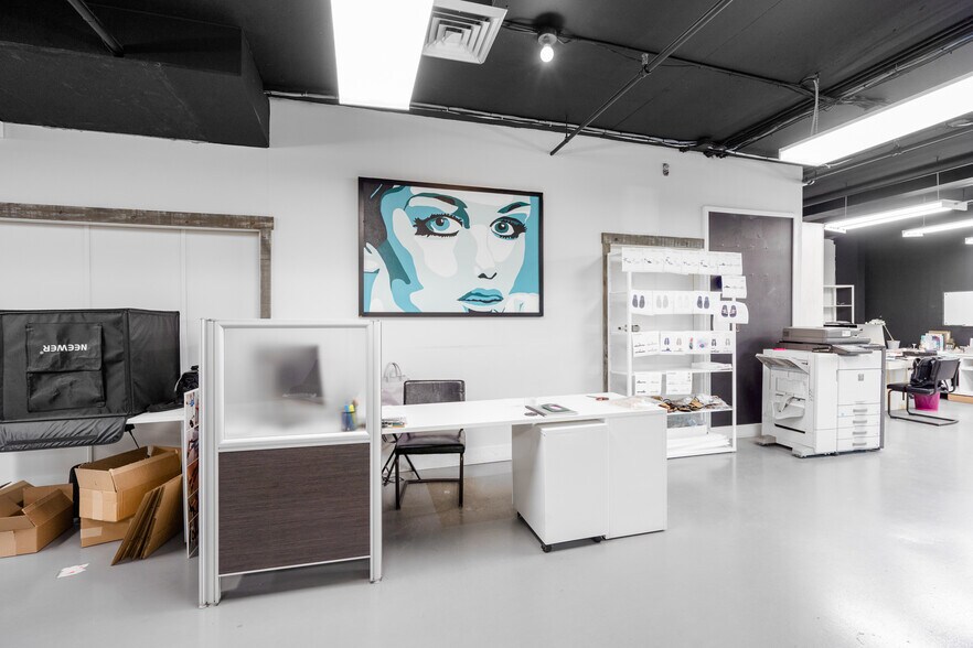 More Photos Of 8815 Av Du Parc, Montréal Loft Creative Space For Sale