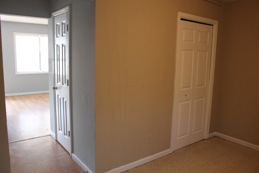 More Photos Of 460 Richardson Rd SE, Calhoun Apartments For Sale