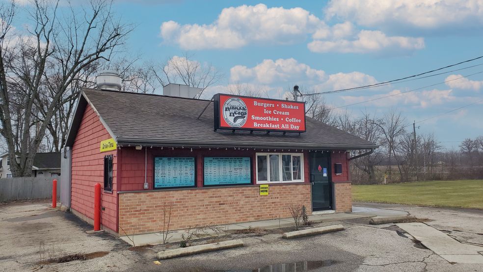 Primary Photo Of 10960 Hebron Rd, Hebron Fast Food For Lease