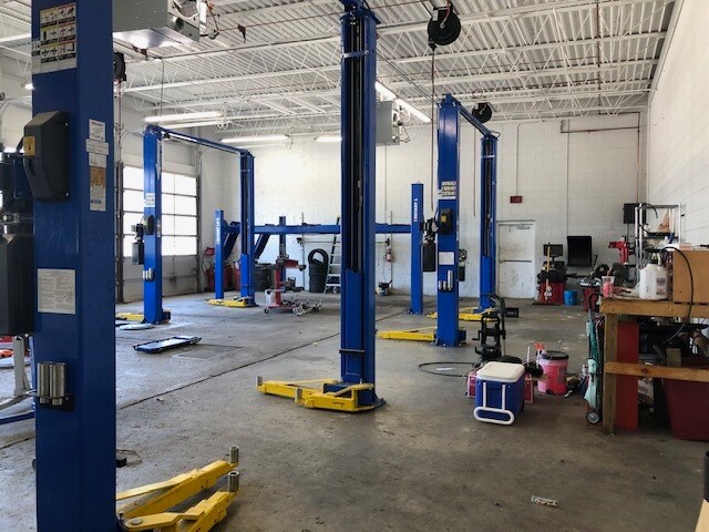 More Photos Of 203 N Marine Blvd, Jacksonville Service For Lease