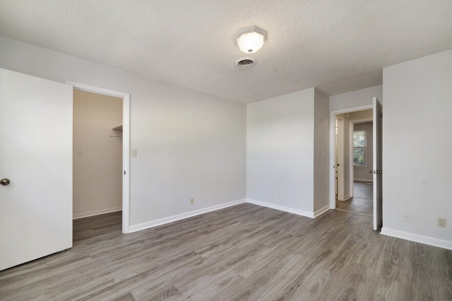 More Photos Of 1012-1032 Hickory Hill Ln, Hermitage Apartments For Sale