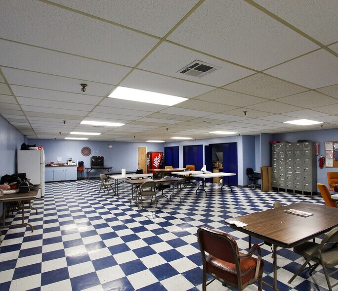 More Photos Of 2502 Center St, Houston Warehouse For Sale
