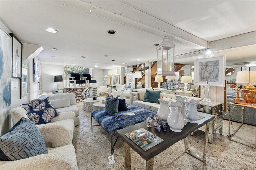 More Photos Of 53 N Sea Rd, Southampton Freestanding For Sale