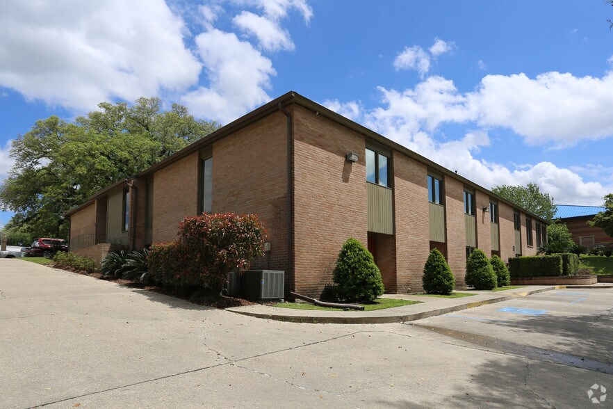 More Photos Of 7330 Highland Rd, Baton Rouge Coworking Space