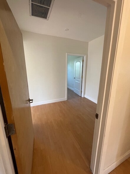 More Photos Of 931 N La Cienega Blvd, Los Angeles Storefront Retail Office For Lease