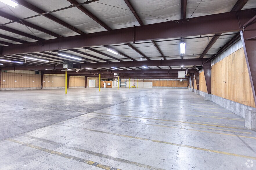 More Photos Of 225 E 900 S, Provo Manufacturing For Lease