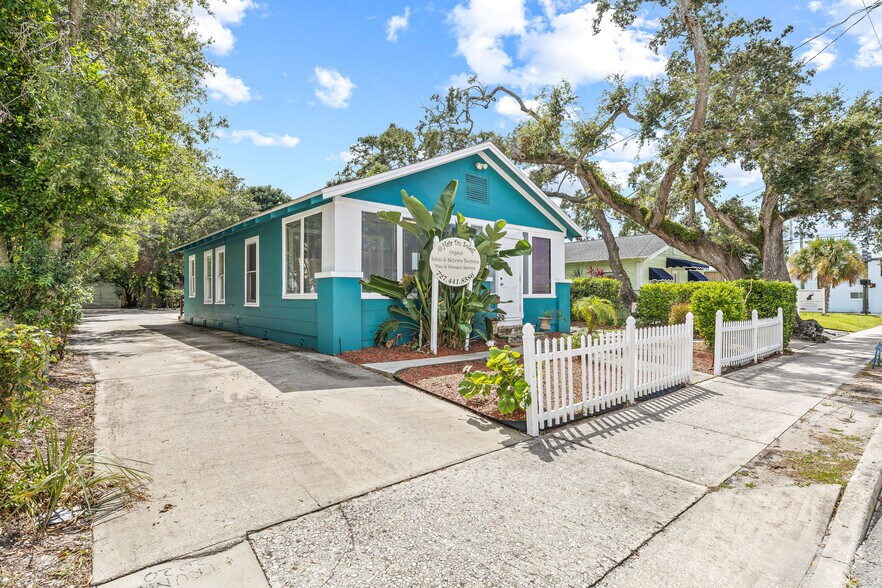 More Photos Of 805 Turner St, Clearwater Office For Sale