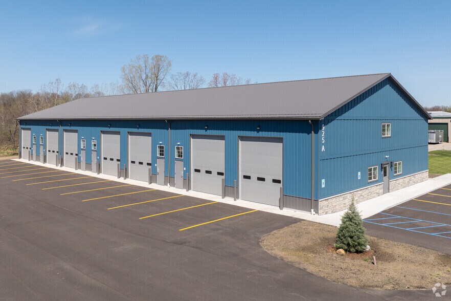 More Photos Of 925 O E Bieri Ind Dr, Lowell Industrial For Lease