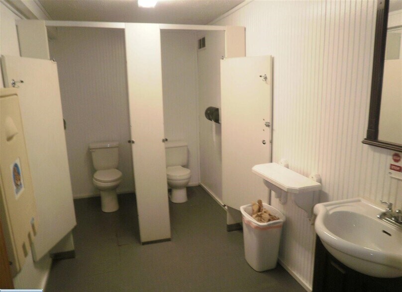 More Photos Of 1929 5th Ave E, Hibbing Sports And Entertainment For Sale