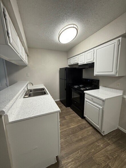 More Photos Of 535 W Hutchins Pl, San Antonio Apartments For Sale