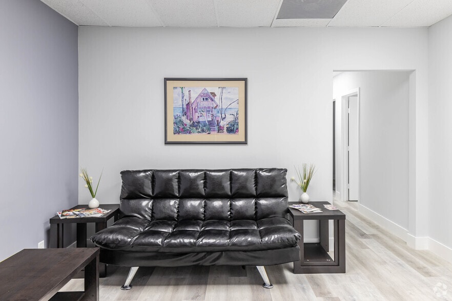 More Photos Of 2500 E Hallandale Beach Blvd, Hallandale Beach Office For Lease