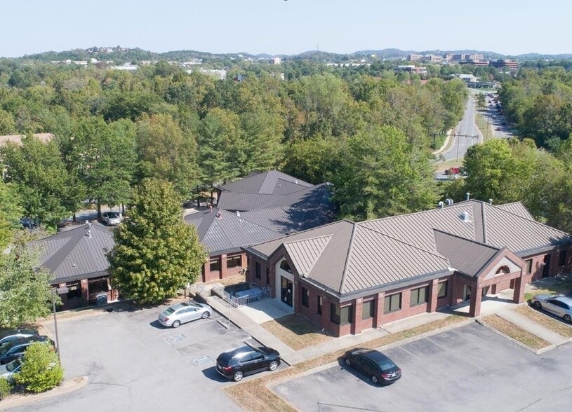 Primary Photo Of 239 Bedford Way, Franklin Medical For Sale