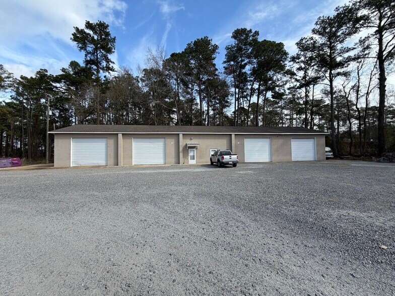 Primary Photo Of 118 Farm Rd, Summerville Service For Lease