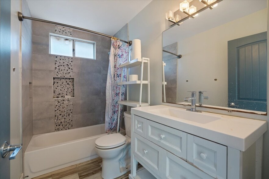More Photos Of 1990 Harrison Ave, San Diego Apartments For Sale