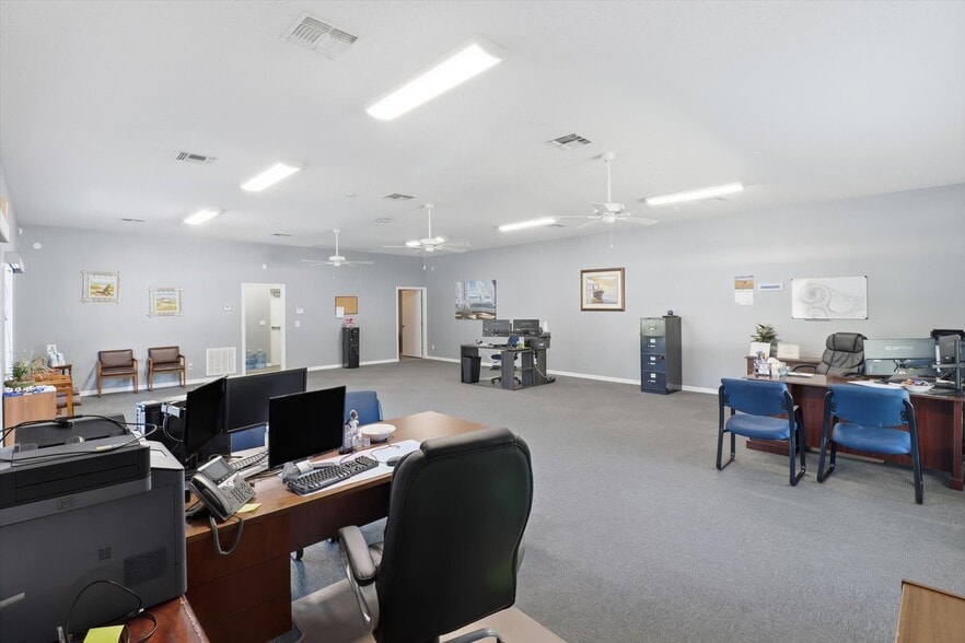 More Photos Of 2339 N Country Road 470, Lake Panasoffkee Office For Sale