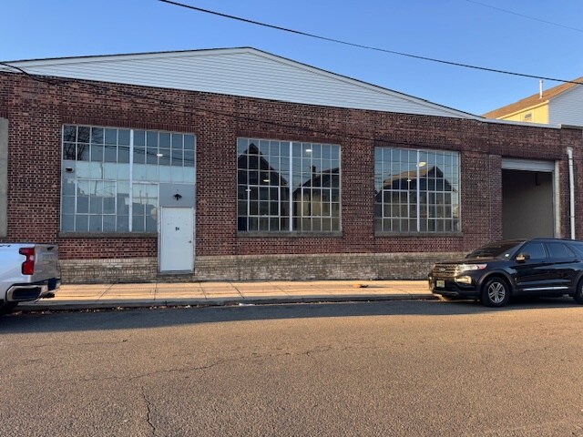 More Photos Of 8 Martin Ave, South River Warehouse For Lease