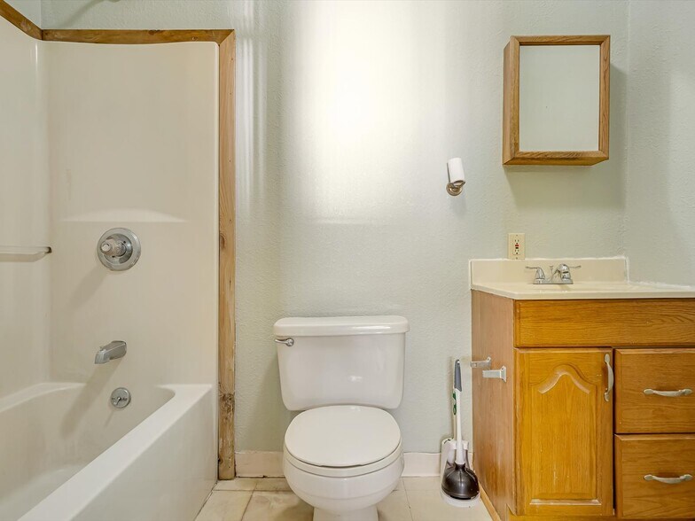 More Photos Of 200 N Main St, Dupo Specialty For Sale