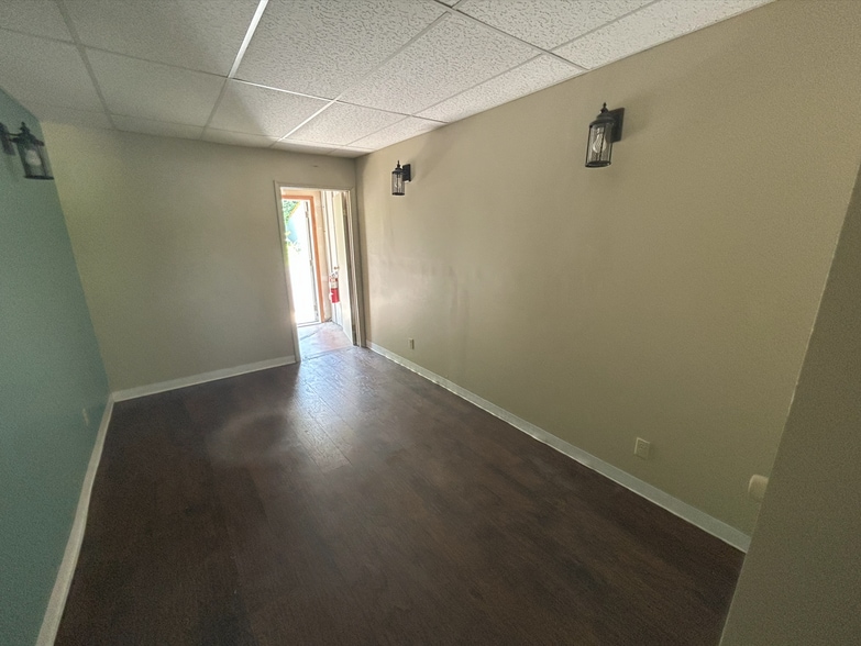 More Photos Of 10900 Loveland Madeira Rd, Loveland General Retail For Lease