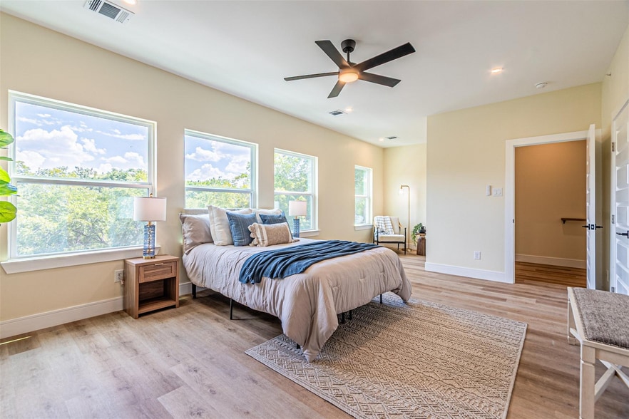 More Photos Of 2376 Longhorn St, Dallas Apartments For Sale