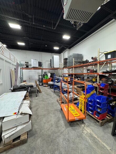 More Photos Of 980 Little East Neck Rd, West Babylon Showroom For Sale