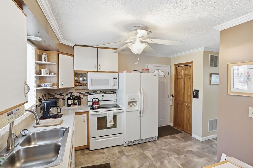 More Photos Of 856 Ridge Rd, Lackawanna Apartments For Sale