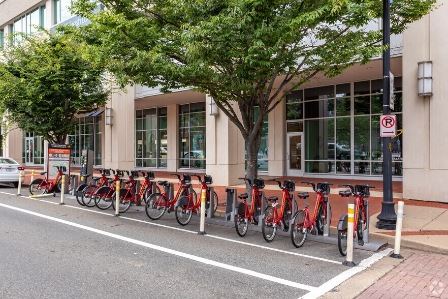 More Photos Of 2900 S Quincy St, Arlington Office For Lease