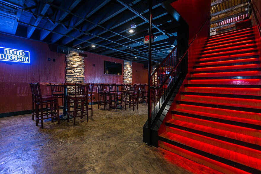 More Photos Of 163 Main St, Dubuque Restaurant For Sale