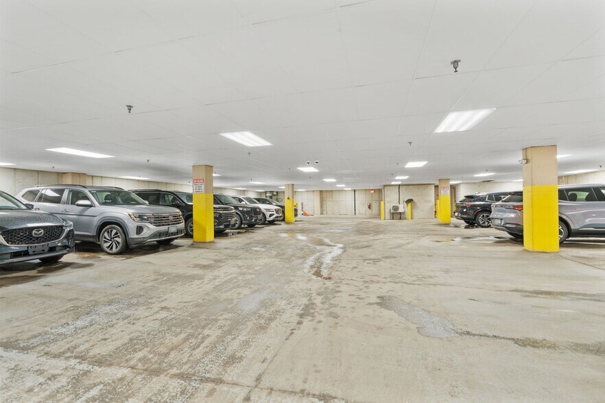 More Photos Of 2775 Blue Water Rd, Eagan Office For Sale