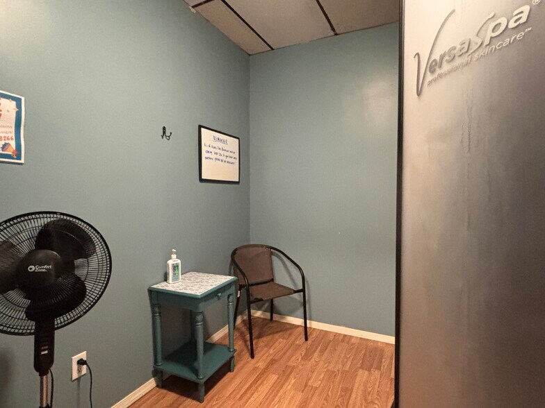 More Photos Of 206 W Main St, Mc Arthur Flex For Sale