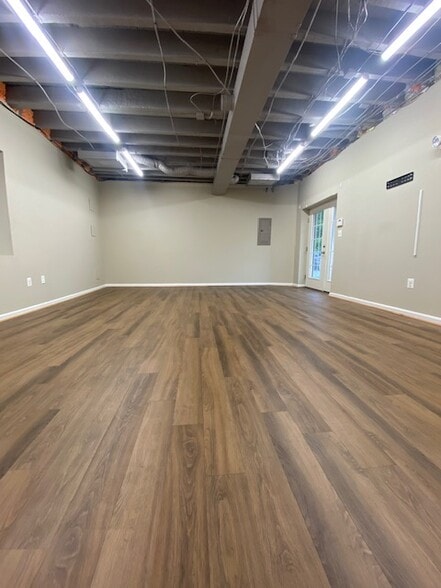 More Photos Of 5800 Main St, Elkridge Loft Creative Space For Lease