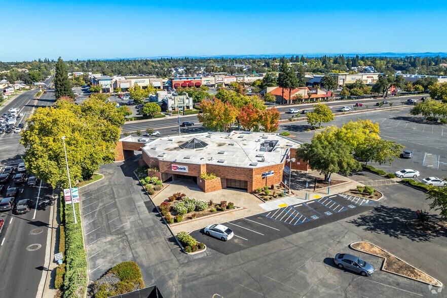 Primary Photo Of 6199 Sunrise Mall Rd, Citrus Heights Bank For Sale