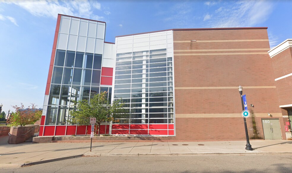 More Photos Of 180 Portage St, Kalamazoo Movie Theatre For Sale