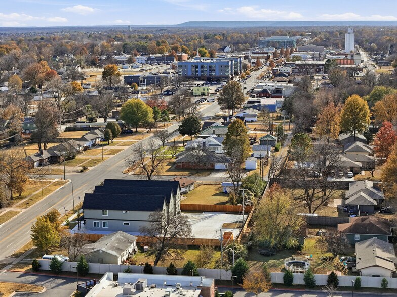 More Photos Of 816 N Main St, Broken Arrow Apartments For Sale