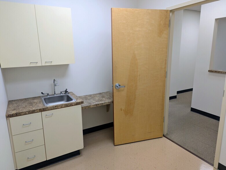 More Photos Of 601 Old Wagner Rd, Petersburg Medical For Lease