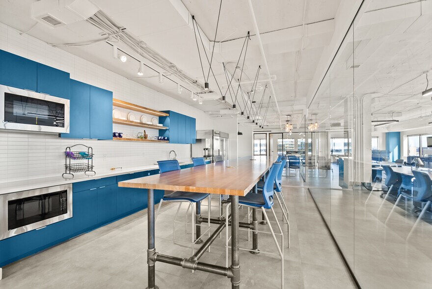 More Photos Of 1550 Crystal Dr, Arlington Office For Lease