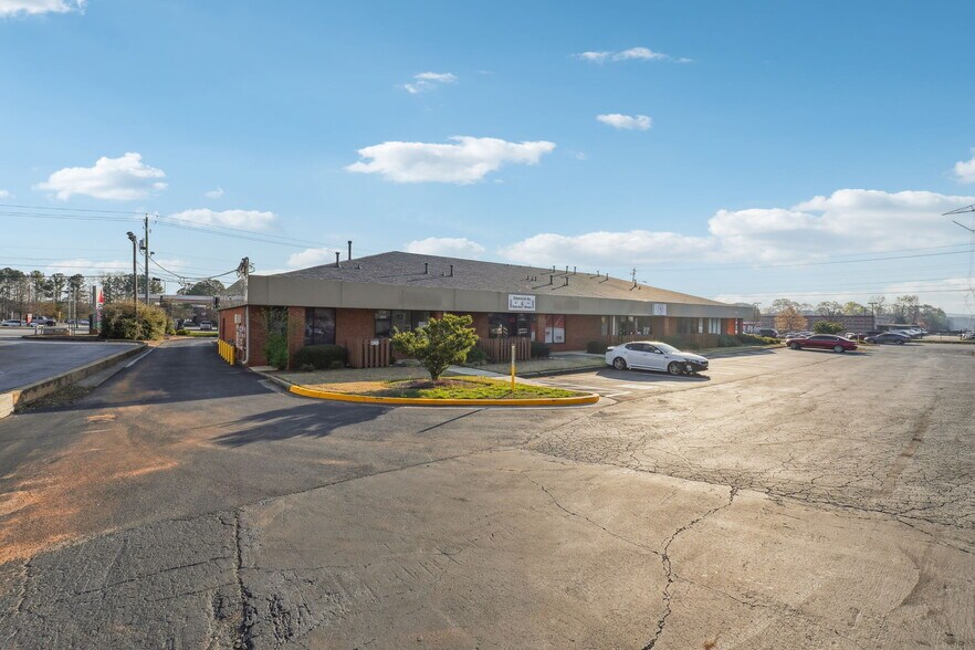 More Photos Of 1809 Canton Rd, Marietta Unknown For Lease