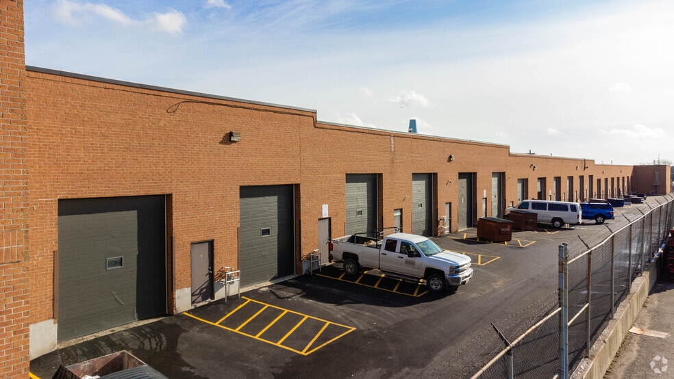 More Photos Of 610 Bowes Rd, Vaughan Warehouse For Sale