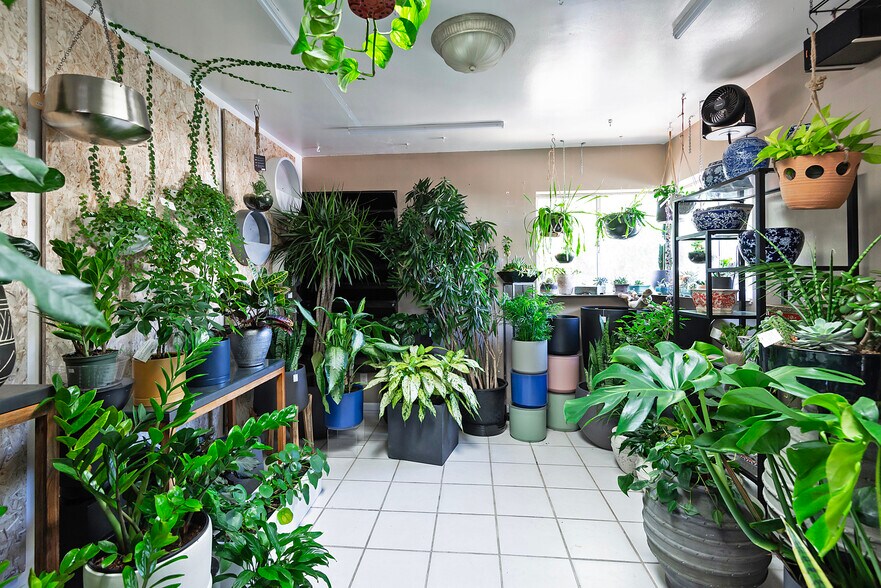 More Photos Of 2194 E Fort Union Blvd, Salt Lake City Freestanding For Sale