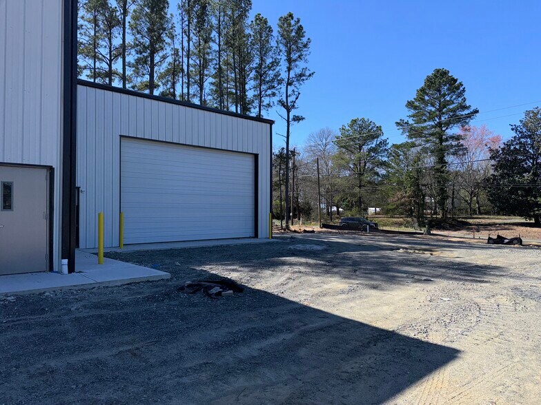 More Photos Of 2401 S Alston Ave, Durham Warehouse For Lease