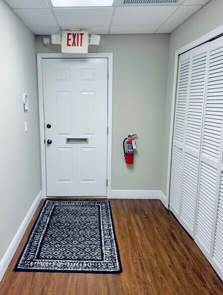 More Photos Of 3830 Williamsburg Park Blvd, Jacksonville Medical For Sale