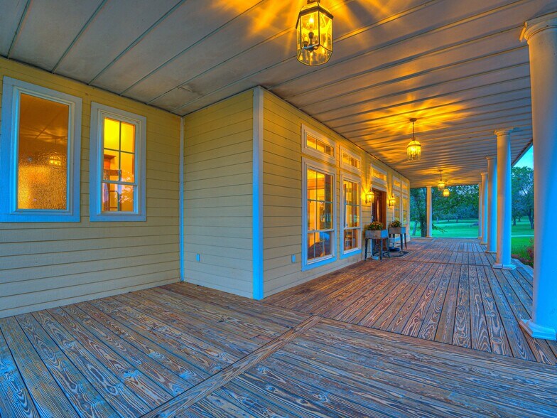 More Photos Of 18509 Brangus Rd, Shawnee Specialty For Sale