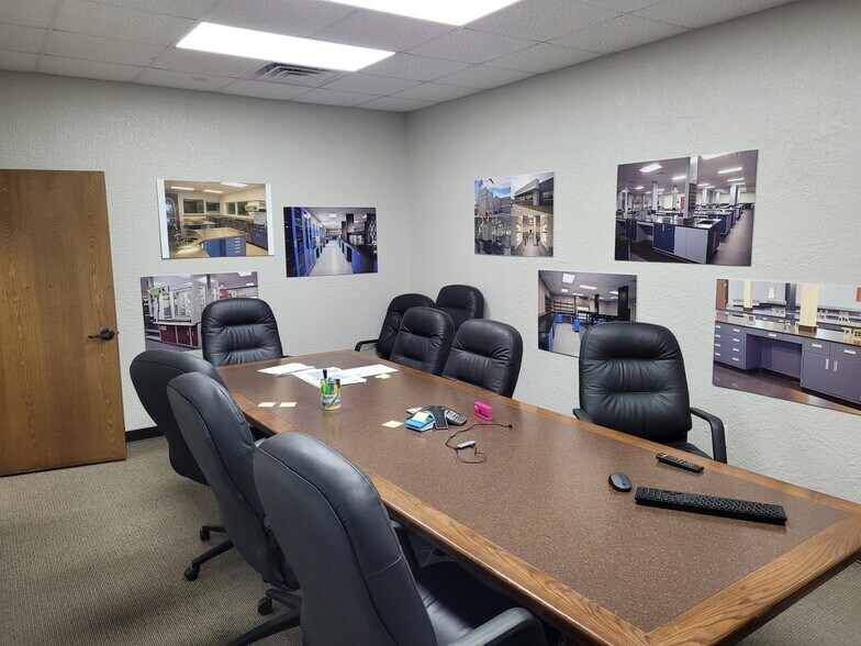 More Photos Of 589 Stonegate Dr, Katy Service For Sale